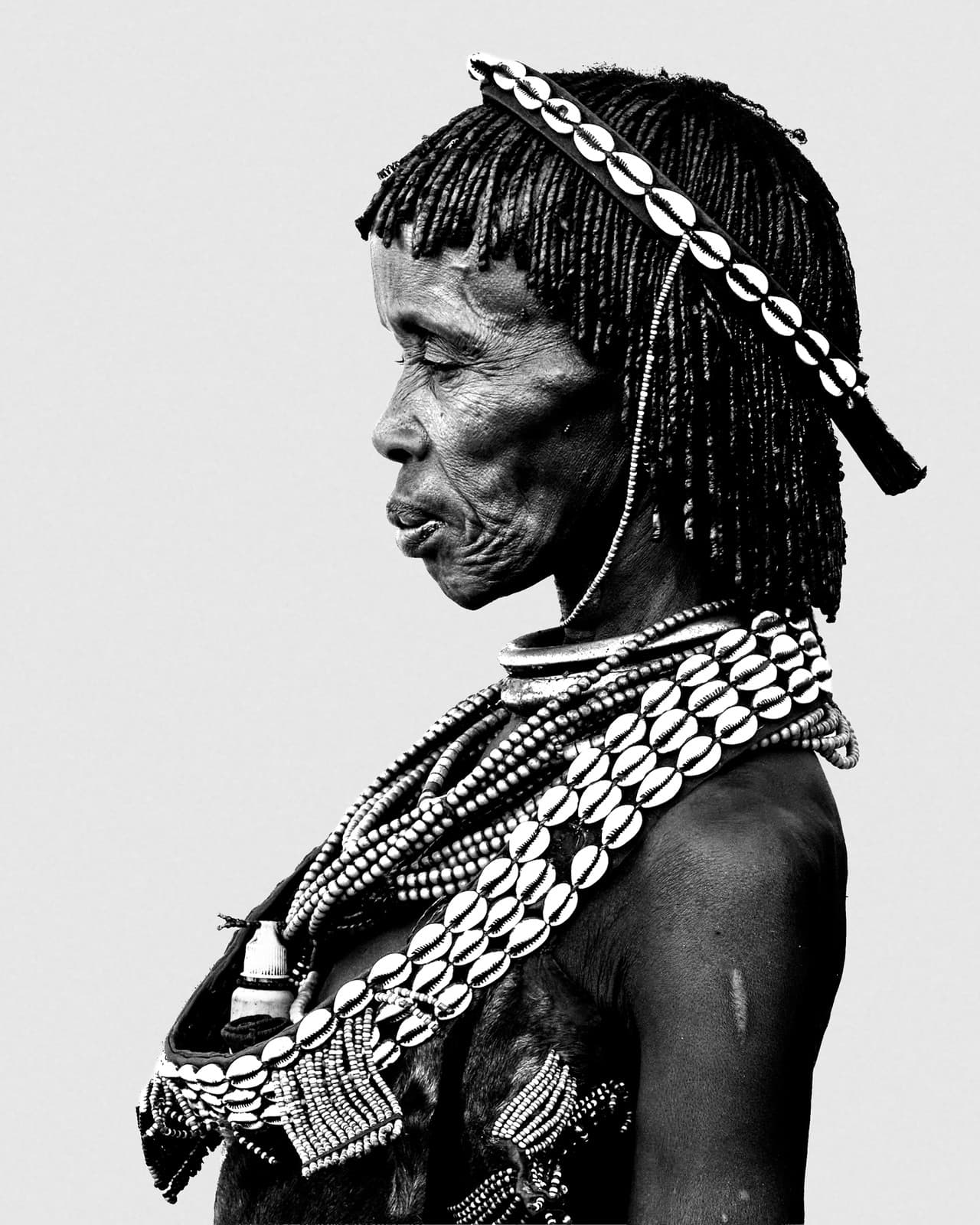 Elderly woman, Hamer community